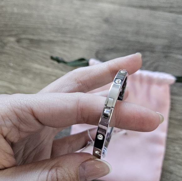 Kate Spade Silver Hinged Bangle - Picture 7 of 11